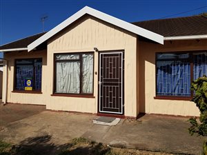3 Bed House in Newlands West
