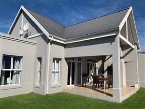 3 Bed Cluster in Kingswood Golf Estate