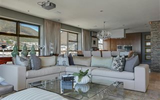 2 Bedroom Apartment in Three Anchor Bay