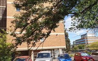 1 Bedroom Apartment in Memorial Road Area