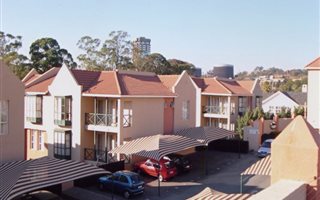 Bachelor apartment in Melville