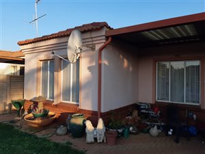 2 Bed House in Eloffsdal