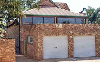 3 Bedroom Townhouse in Rietvalleirand