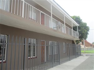 1 Bed Flat in Geduld