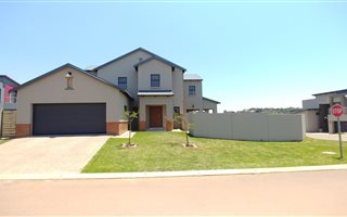 4 Bedroom House in Boardwalk