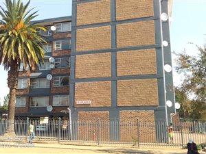 1.5 Bed Apartment in Pretoria West