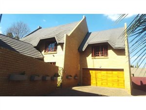 4 Bed House in Centurion Golf Estate
