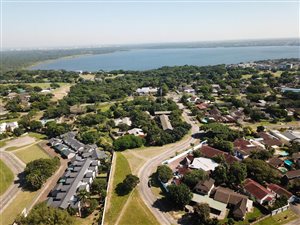 2000 m² Commercial space in Meerensee
