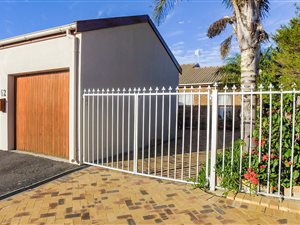 3 Bedroom House in Strand South