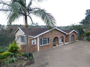 4 Bed House in Effingham
