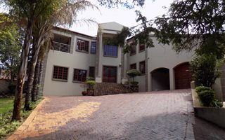 4 Bedroom House in Waterkloof Ridge