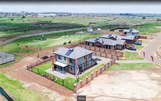 3 Bedroom House in Clayville