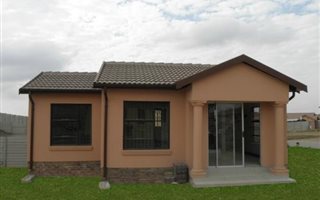 2 Bedroom House in Modderbee
