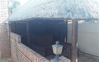 Bachelor apartment in Safari Gardens