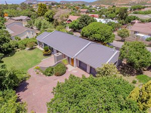 4 Bed House in Lower Robberg