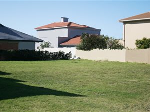 667 m² Land available in Mossel Bay Golf Estate