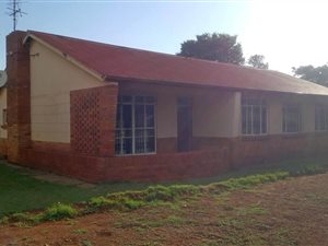 3 Bedroom House in Clayville