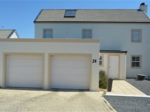 3 Bed House in Dennegeur