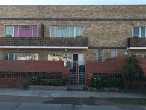 2 Bed Flat in Swartkops