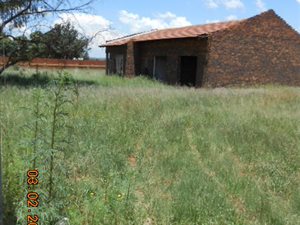4000 m² Land available in Highbury