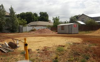670 m² Land available in Clubview