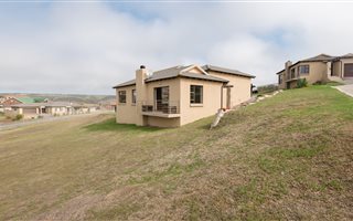 3 Bedroom Townhouse in Hartenbos