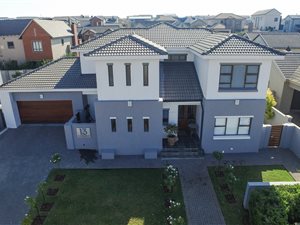 4 Bed House in Midstream Hill