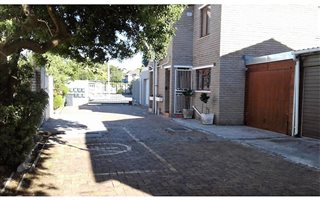 3 Bedroom Townhouse in Diep River