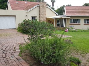 3 Bed House in Lombardy East