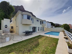 6 Bed House in Muizenberg