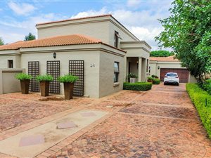 4 Bedroom House in Centurion Golf Estate