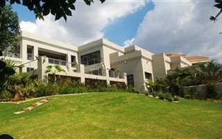 4 Bedroom House in Waterkloof Heights