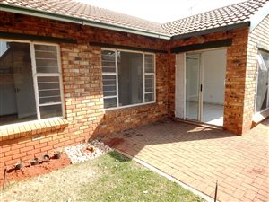 2 Bed Townhouse in Krugersdorp North