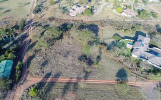 1 ha Land available in White River