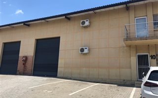 350 m² Industrial space in Noordwyk