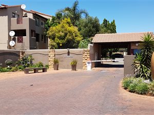 2 Bed Apartment in Lakefield