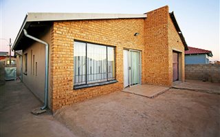 3 Bedroom House in Kagiso