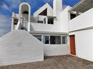 2 Bed Apartment in Dwarskersbos