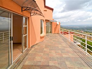 3 Bed Townhouse in Wilro Park