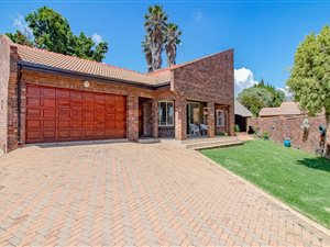 3 Bed House in Blue Gill
