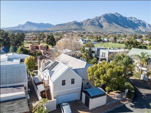 4 Bed House in Die Boord