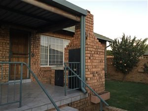 2 Bed Townhouse in Die Wilgers