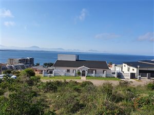 667 m² Land available in De Bakke