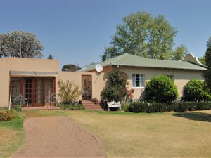 6 Bed House in Thornhill Estate