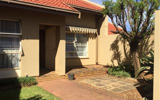 2 Bedroom Townhouse in Langenhoven Park