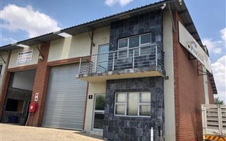 188 m² Industrial space in Commercia