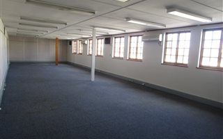 120 m² Office Space in George Central