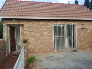 3 Bed Townhouse in Rietvalleirand