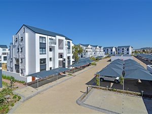 2 Bed Apartment in Somerset West Central