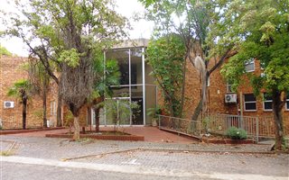 1445 m² Office Space in Menlo Park